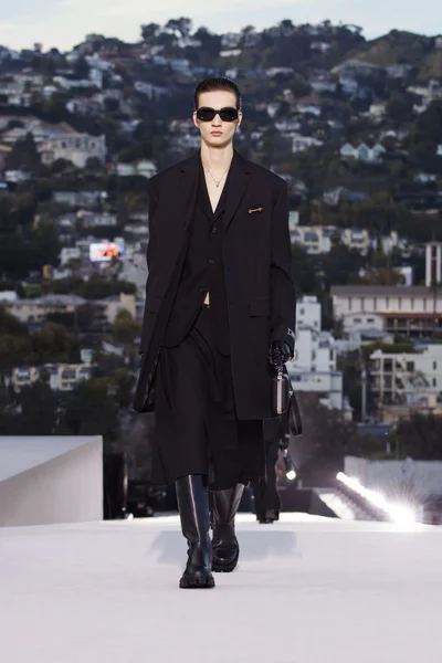Look 5
